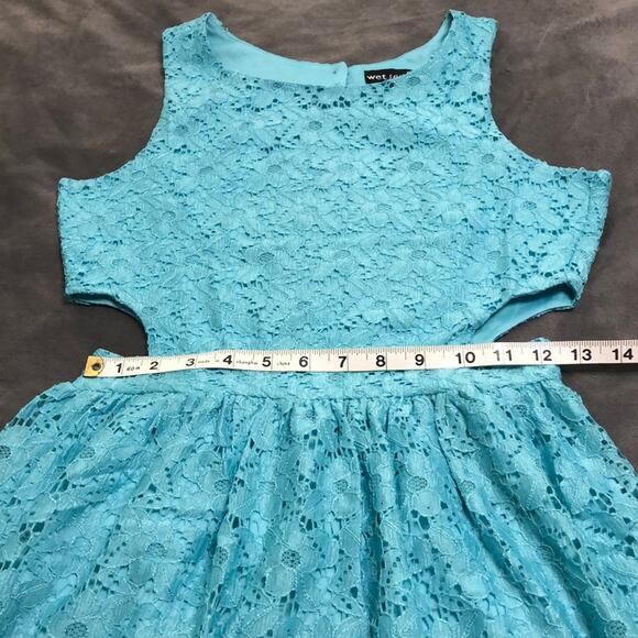 Wet Seal NWT Lace Dress with Cut-outs Juniors Size Medium Party Summer Y2K - Picture 6 of 7